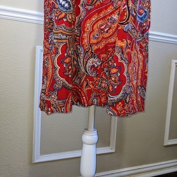 Scarlet Sleeveless Dress with Pockets - Picture 6 of 9